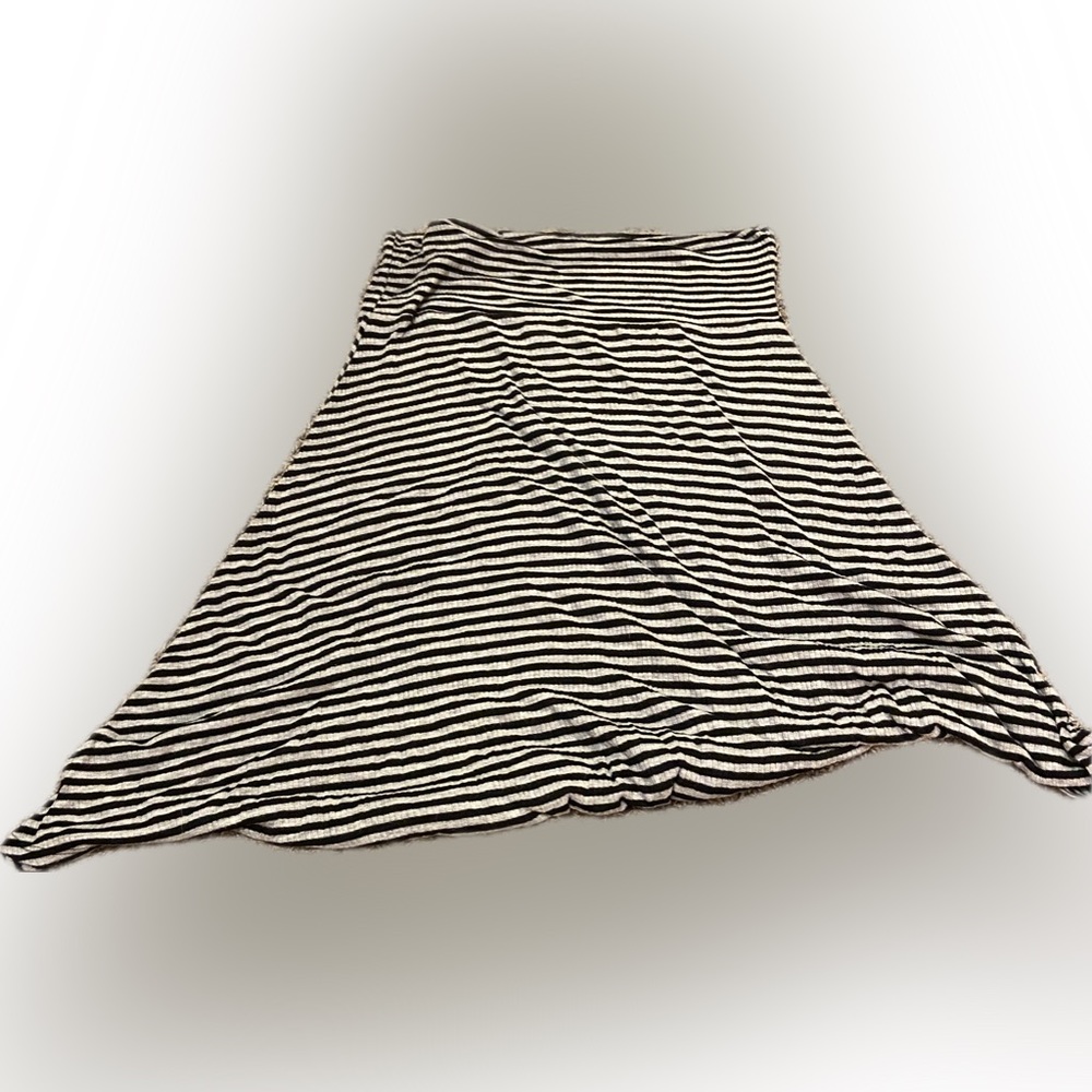 LuLaRoe Striped Stretch flared skirt